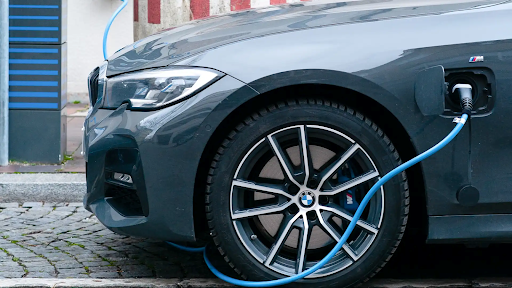 What is the best hybrid car to buy – Hybrid car being charged