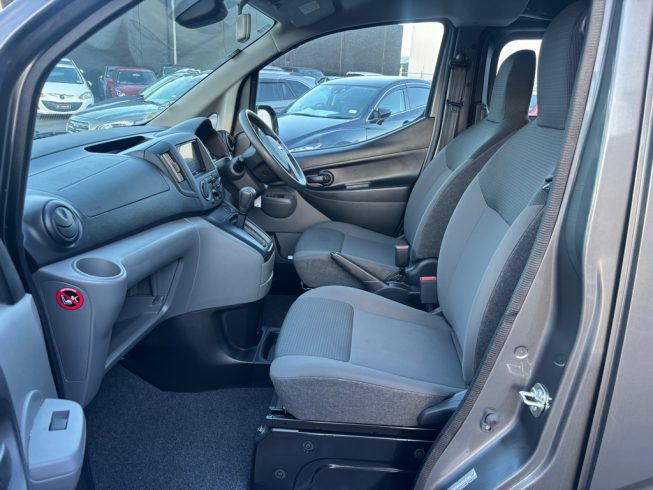 2021 Nissan Nv200 LOW KM, LIKE NEW!! image 256865