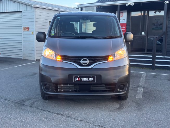 2021 Nissan Nv200 LOW KM, LIKE NEW!! image 256860