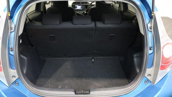 2013 Toyota Aqua S MODEL PUSH BUTTON START R/CAMERA image 313311