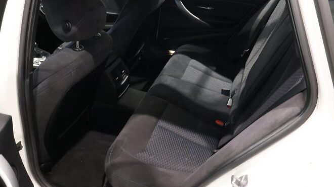 2013 Bmw 320i Touring M Sport image 316200