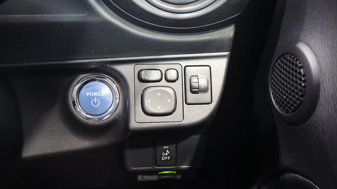 2013 Toyota Aqua S MODEL PUSH BUTTON START R/CAMERA image 313322