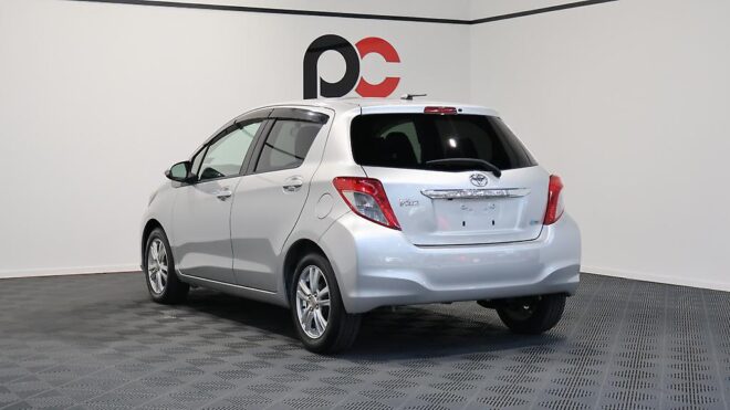 2012 Toyota Vitz Alloy Wheels, Heated Seats image 311966