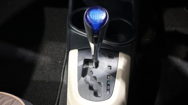 2012 Toyota Aqua G Model/ Push Start/ Reverse Camera/ Alloy Wheels/ Hybrid image 313304