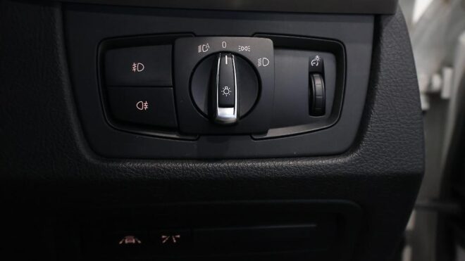 2014 Bmw 320i Low KMs Sedan image 308779