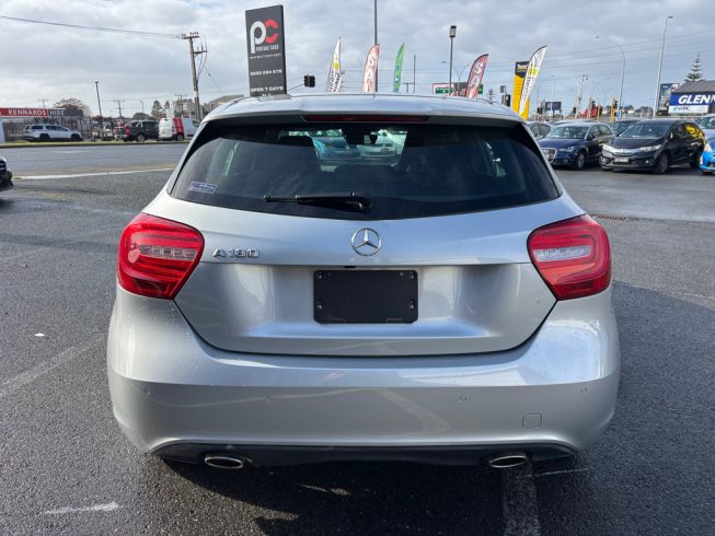 2014 Mercedes-benz A 180 Super Low KMS, Half Leather image 287170