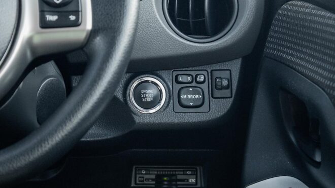 2014 Toyota Vitz F model, Push start image 316690