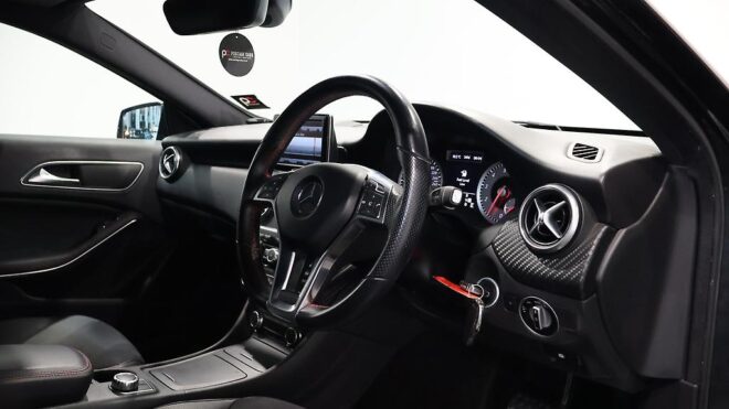 2013 Mercedes-benz A 180 Sport AMG/ Half Leather image 305933