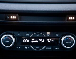 2014 Mazda Axela 20S Leather-PKG, Hybrid, Heated seats image 298104