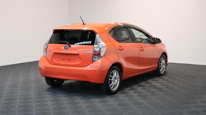 2012 Toyota Aqua Push Button Start – Alloy Wheels image 313348