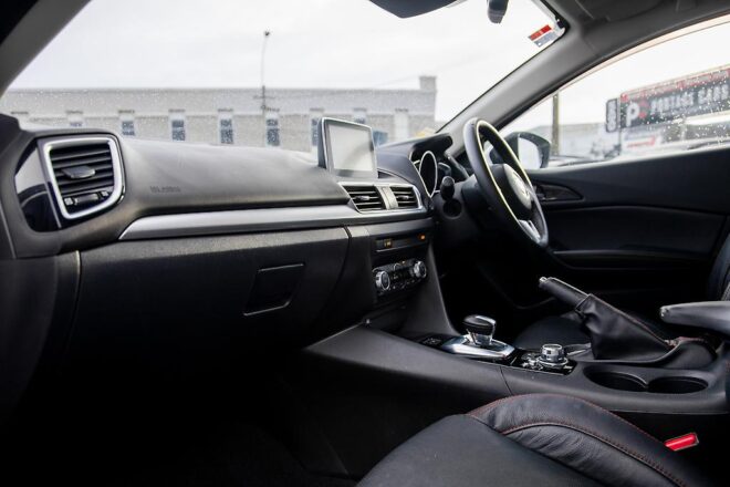 2014 Mazda Axela 20S Leather-PKG, Hybrid, Heated seats image 298110