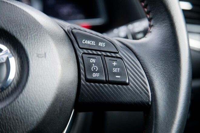 2014 Mazda Axela 20S Leather-PKG, Hybrid, Heated seats image 298107