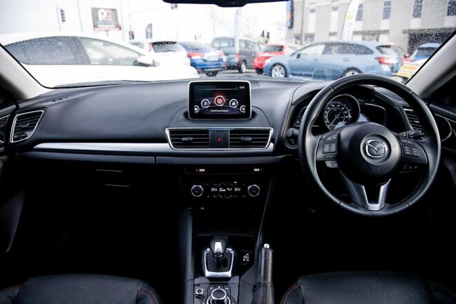 2014 Mazda Axela 20S Leather-PKG, Hybrid, Heated seats image 298097