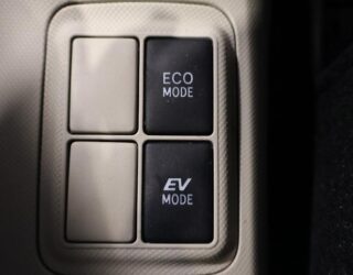 2012 Toyota Aqua Push Button Start – Alloy Wheels image 313363