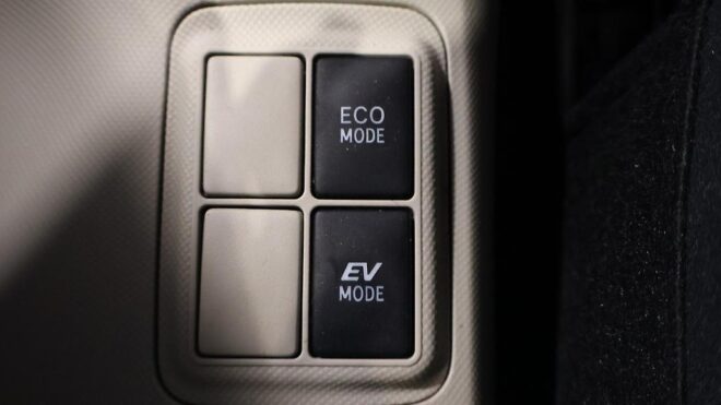 2012 Toyota Aqua Push Button Start – Alloy Wheels image 313363