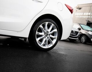 2014 Mazda Axela 20S Leather-PKG, Hybrid, Heated seats image 298096