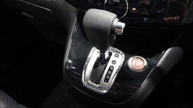 2012 Nissan Serena Highway Star Hybrid image 321853