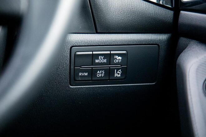 2014 Mazda Axela 20S Leather-PKG, Hybrid, Heated seats image 298108