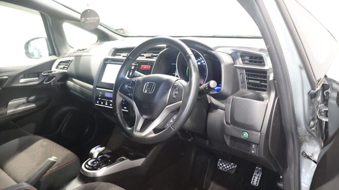 2014 Honda Fit Hybrid S-Package image 306951