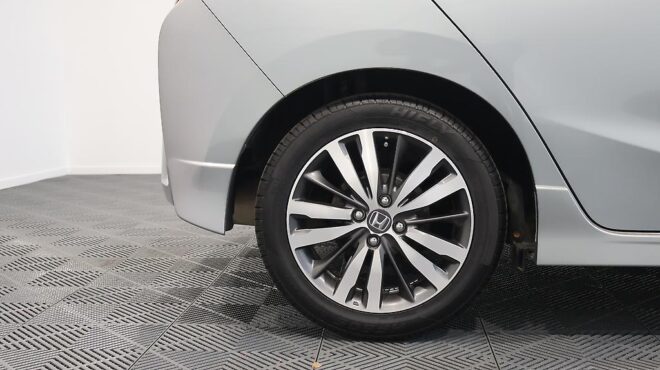 2014 Honda Fit Hybrid S-Package image 306942