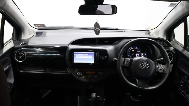 2018 Toyota Vitz Hybrid F Safety Edition, Push Start image 317016