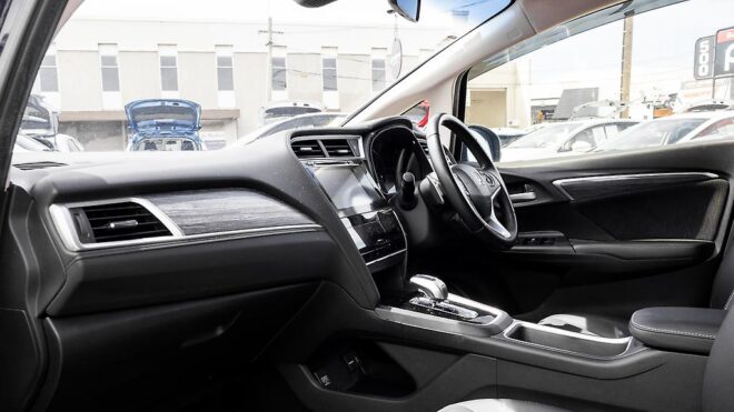 2015 Honda Shuttle Hybrid Z, Heated Seats, Reverse Camera image 312419