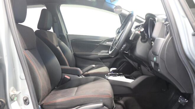 2014 Honda Fit Hybrid S-Package image 306952