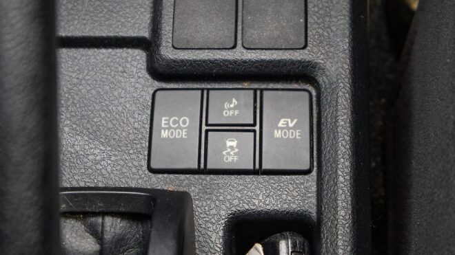 2013 Toyota Corolla Fielder Hybrid  Push Start image 312961