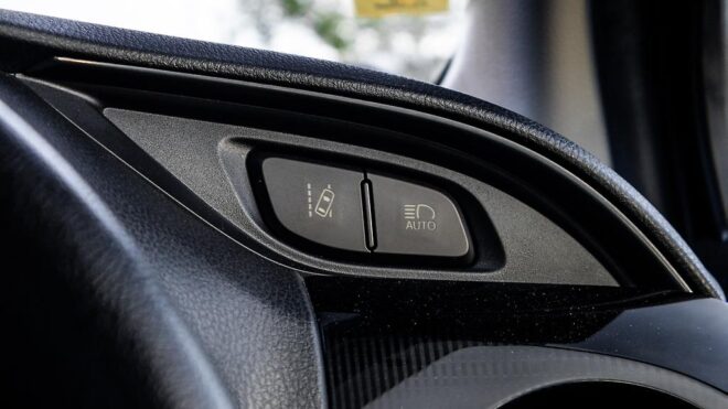 2018 Toyota Vitz Hybrid F Safety Edition image 305421