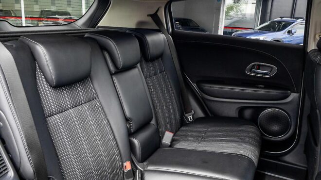 2014 Honda Vezel Hybrid Z Top Spec, Half Leather, Reverse camera image 305013