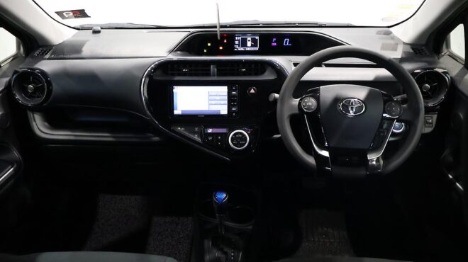 2018 Toyota Aqua S Model, Push Start, Lane Departure Warning – Auto Headlights image 304165