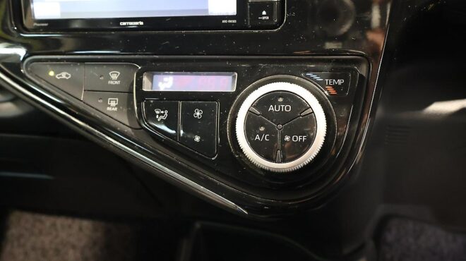 2018 Toyota Aqua S Model, Push Start, Lane Departure Warning – Auto Headlights image 304171