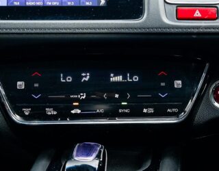 2014 Honda Vezel Hybrid Z Top Spec, Half Leather, Reverse camera image 305019