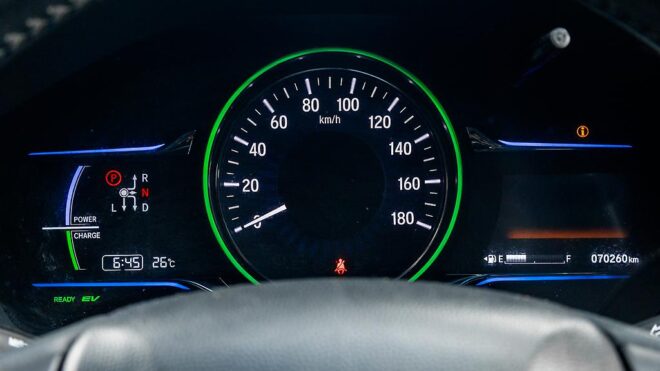 2014 Honda Vezel Hybrid Z Top Spec, Half Leather, Reverse camera image 305017