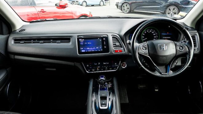 2014 Honda Vezel Hybrid Z Top Spec, Half Leather, Reverse camera image 305011