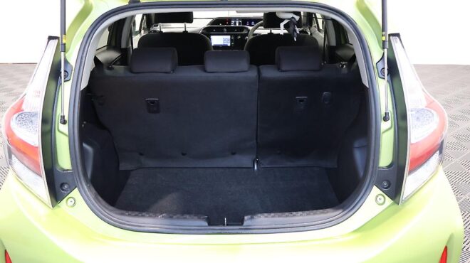 2018 Toyota Aqua S Model, Push Start, Lane Departure Warning – Auto Headlights image 304176