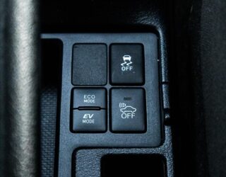 2018 Toyota Vitz Hybrid F Safety Edition image 305418