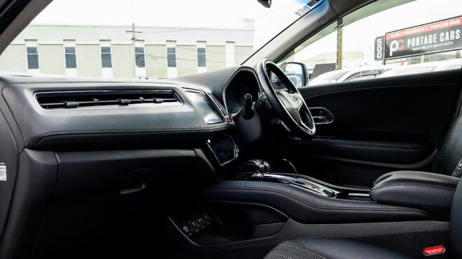 2014 Honda Vezel Hybrid Z Top Spec, Half Leather, Reverse camera image 305024