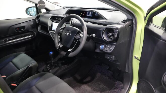 2018 Toyota Aqua S Model, Push Start, Lane Departure Warning – Auto Headlights image 304167