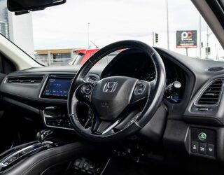 2014 Honda Vezel Hybrid Z Top Spec, Half Leather, Reverse camera image 305015