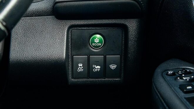 2014 Honda Vezel Hybrid Z Top Spec, Half Leather, Reverse camera image 305018