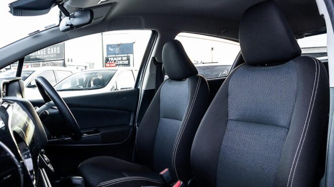 2018 Toyota Vitz Hybrid F Safety Edition image 305424