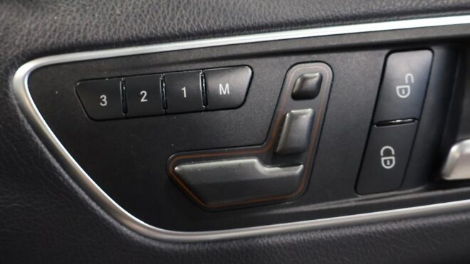 2014 Mercedes-benz A 180 Leather, Electric, Heated Seats image 313503