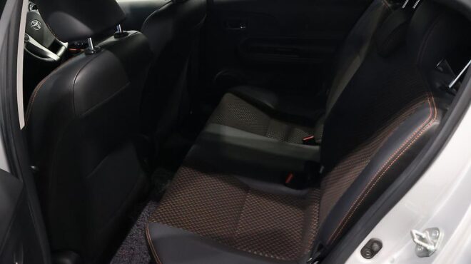 2015 Toyota Aqua X- Urban image 315280