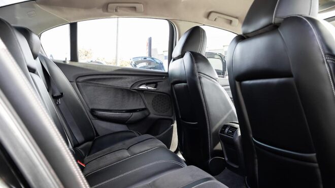 2013 Holden Commodore VF SV6 SDN AT NZ NEW Tints image 320918