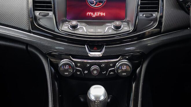 2013 Holden Commodore VF SV6 SDN AT NZ NEW Tints image 320921