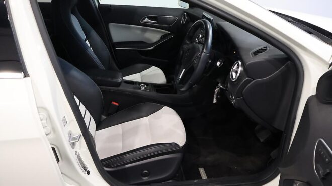 2014 Mercedes-benz A 180 Style Edition Low KMs image 315261