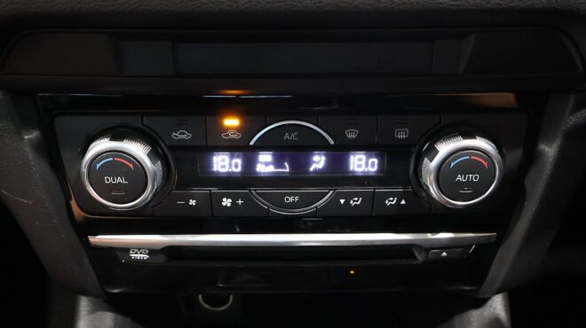 2017 Mazda Atenza 20S Proactiv image 319705