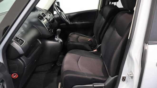2013 Nissan Serena Hybrid Highway Star S image 319219