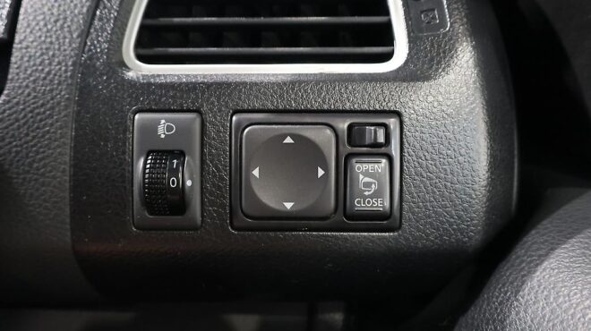 2013 Nissan Serena Hybrid Highway Star S image 319230